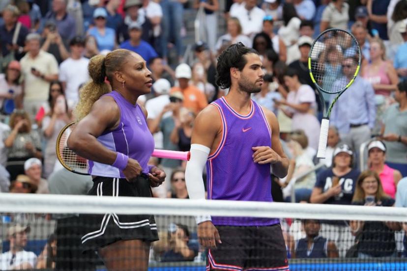 USA's Serena Williams and Spain's Carlos Alcaraz arrive during Fan Week as part of the 2026 US Open tennis tournament at the USTA Billie Jean King National Tennis Center in New York, on August 25, 2026.  TIMOTHY A. CLARY / AFP