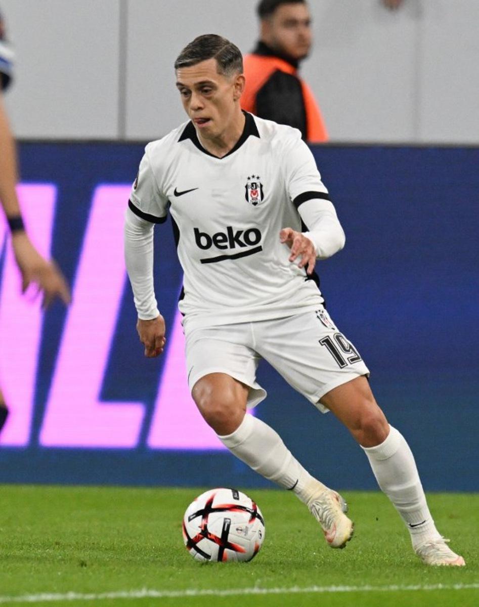 Besiktas' Belgian midfielder #19 Leandro Trossard controls the ball during the UEFA Europa League  football match between Hoffenheim and Besiktas in Sinsheim, southern Germany, on October 15, 2026.  THOMAS KIENZLE / AFP