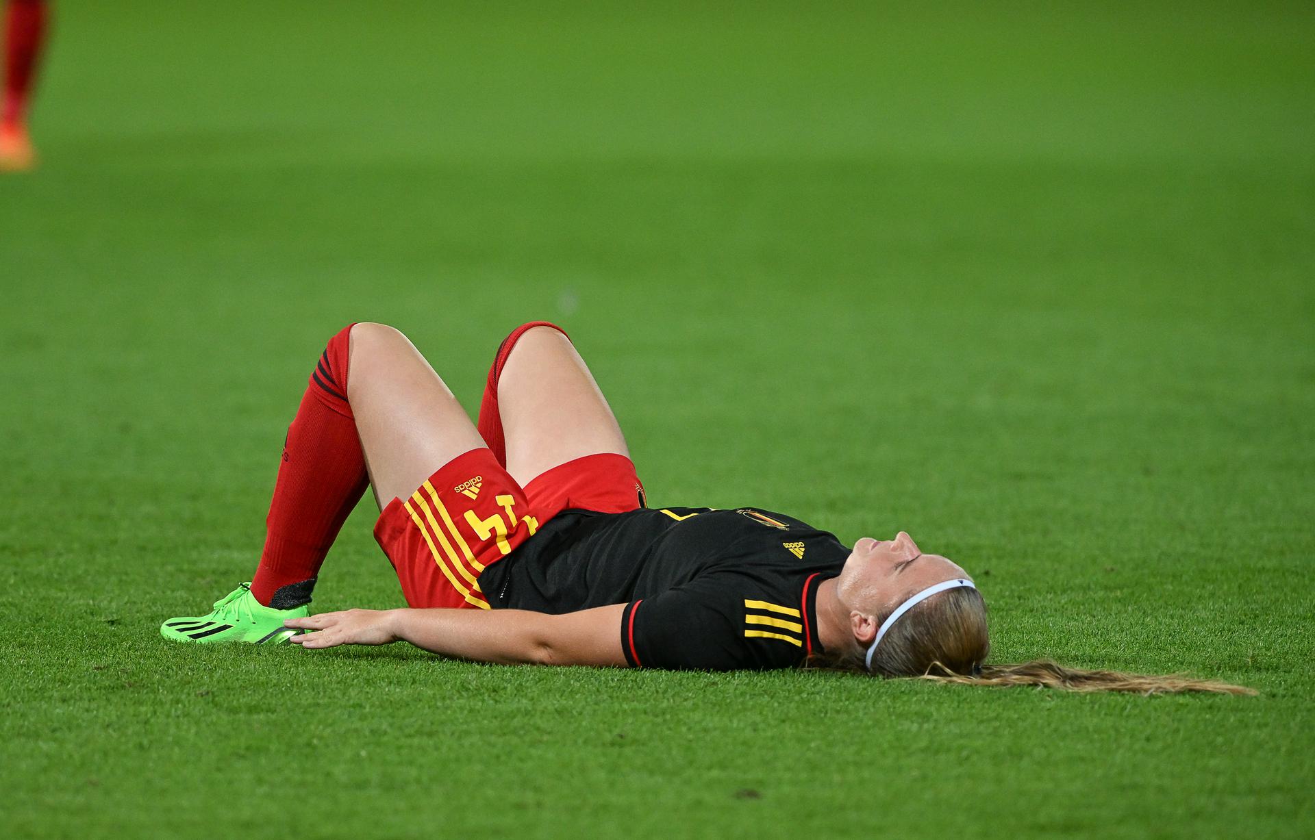 Belgium's Davinia Vanmechelen looks dejected after losing the match between Belgium's national women's soccer team the Red Flames and Norway, in Heverlee, Belgium, Friday 02 September 2022, match 9 (out of ten) in group F of the qualifications group stage for the women's 2023 World Cup. BELGA PHOTO DAVID CATRY