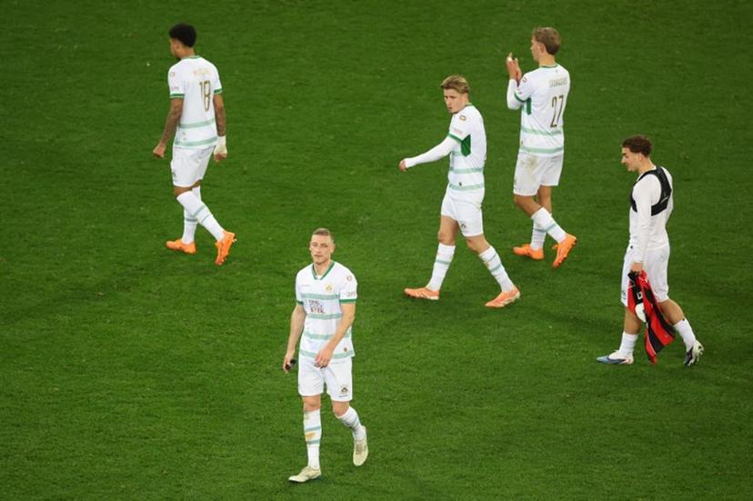 Eagles' players leave the pitch after losing the Europa League football match between OGC Nice and Go Ahead Eagles at Allianz Riviera stadium in Nice on January 22, 2026.  Valery HACHE / AFP