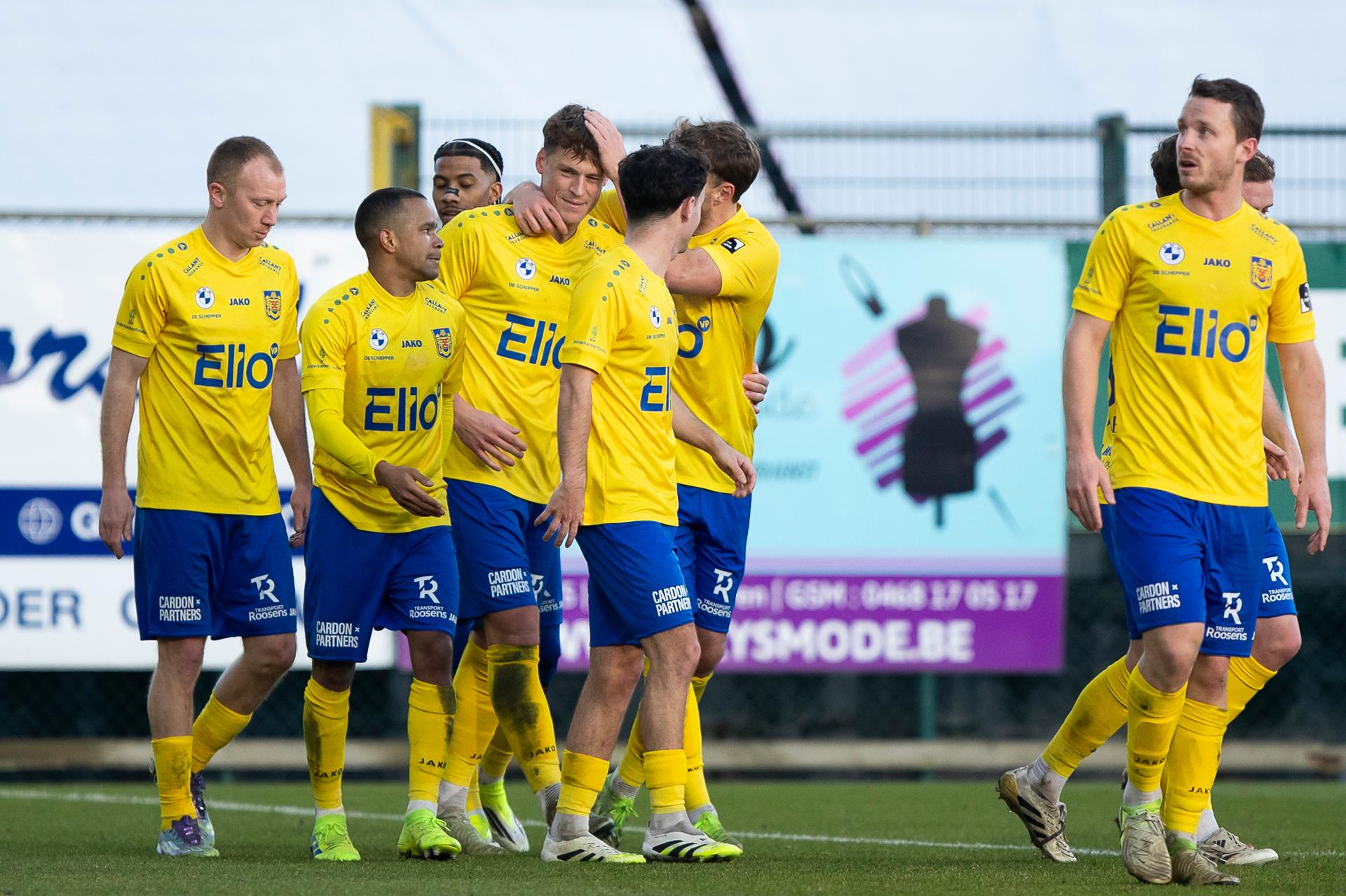 Beveren's Viktor Boone celebrates with teammates after scoring during a soccer game between SK Beveren and Lerse SK, Sunday 25 January 2026 in Beveren, on day 21 of the 2025-2026 'Challenger Pro League' 1B second division of the Belgian championship. BELGA PHOTO KRISTOF VAN ACCOM