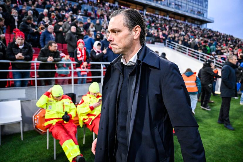 Antwerp's head coach Stef Wils pictured at the start of a soccer match between Royal Antwerp FC and FCV Dender EH, Sunday 23 November 2025 in Antwerp, on day 15 of the 2025-2026 'Jupiler Pro League' first division of the Belgian championship. BELGA PHOTO TOM GOYVAERTS