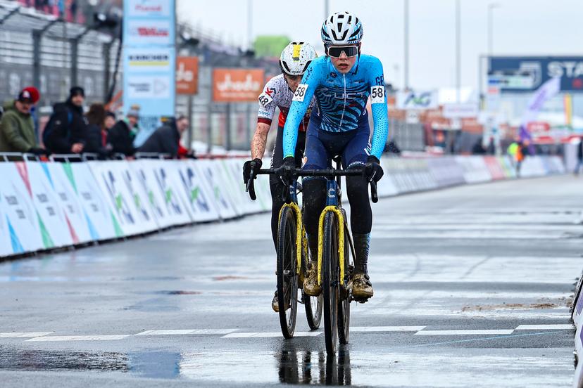 Belgian Tijl Vanhaverbeke and Belgian Mathiz Tielens pictured in action during the men U17 (first year) race of the Belgian Championships (11-12/01) on Sunday 12 January 2025 in Heusden-Zolder. BELGA PHOTO DAVID PINTENS