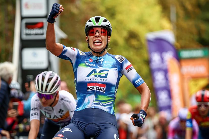 Belgian Shari Bossuyt celebrates as she crosses the finish line to win the one day cycling race Grand Prix de Wallonie 2025 (128,7km), in Namur, on Wednesday 17 September 2025. BELGA PHOTO DAVID PINTENS