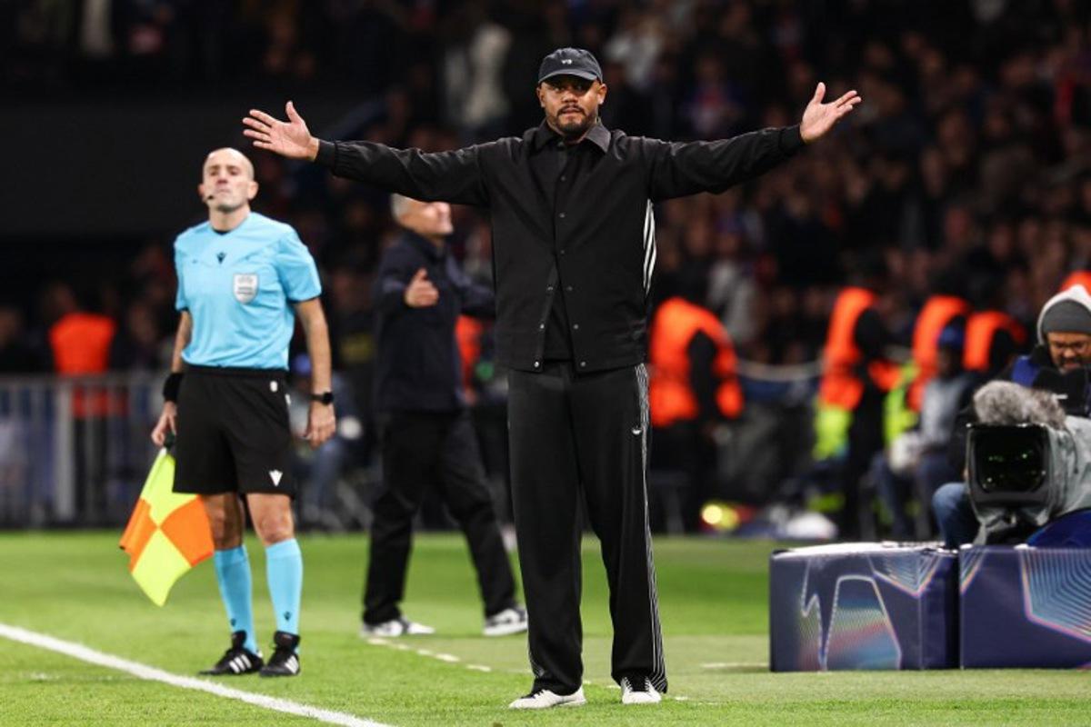 Bayern Munich's Belgian head coach Vincent Kompany gestures during the UEFA Champions League, league phase day 4, football match between Paris Saint-Germain (PSG) and FC Bayern Munich at the Parc des Princes in Paris, on November 4, 2025.  FRANCK FIFE / AFP