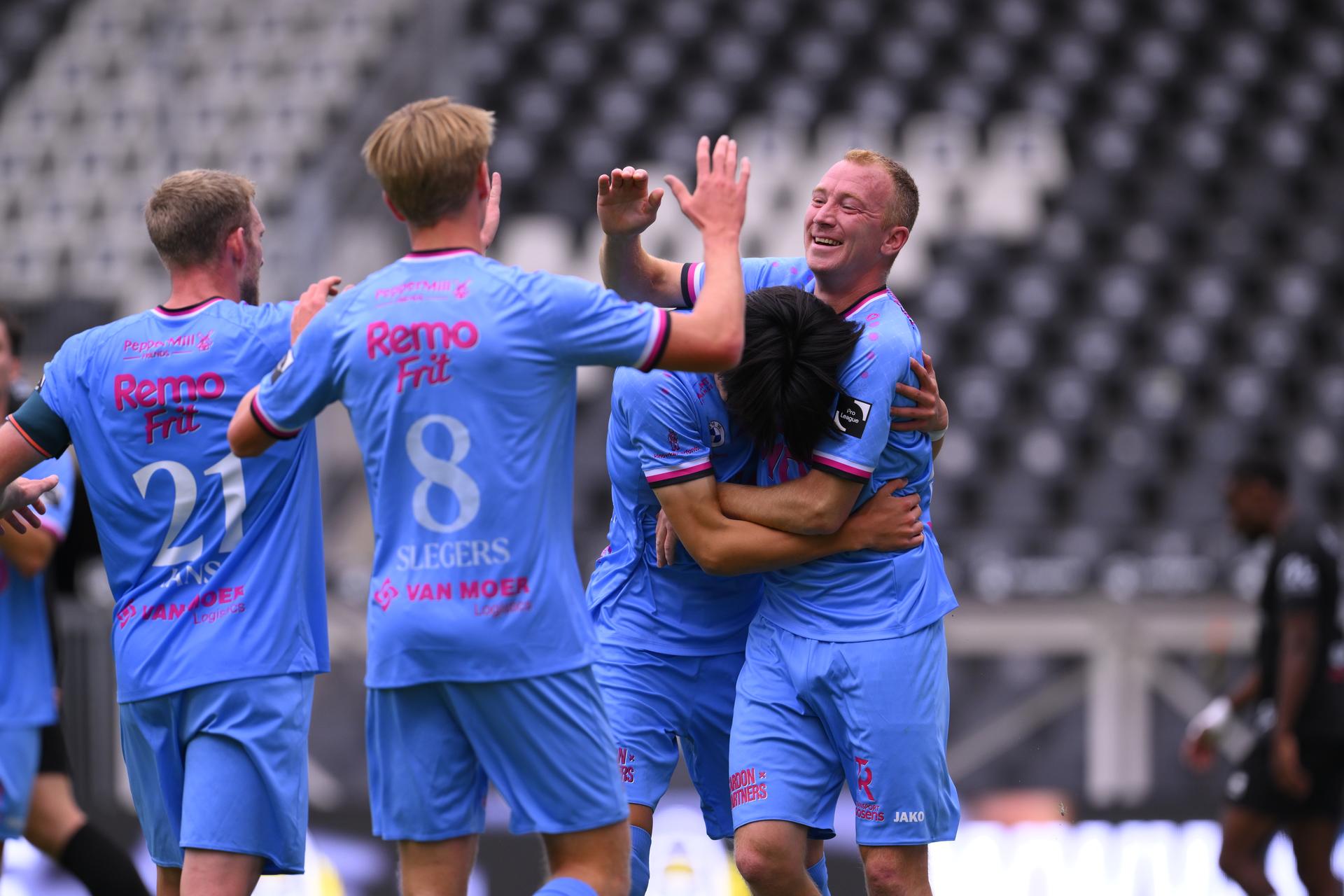 Beveren's Yutaka Michiwaki celebrates after scoring the 0-5 goal during a soccer game between Royal Olympic Charleroi and SK Beveren, Sunday 14 September 2025 in Charleroi, on day 5 of the 2025-2026 'Challenger Pro League' 1B second division of the Belgian championship. BELGA PHOTO JOHN THYS