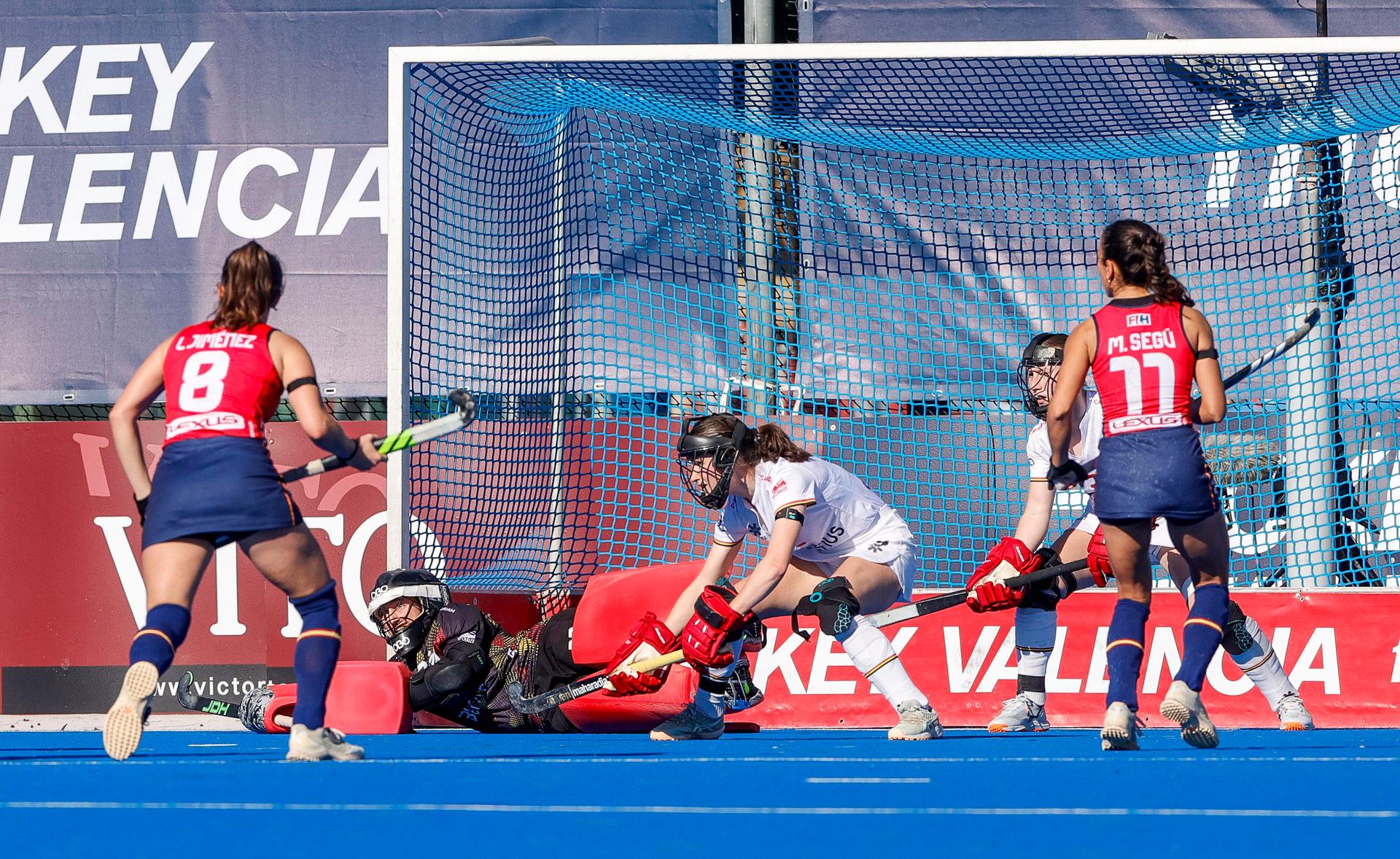 Spanish Lucia Jimenez and Spanish Marta Segu pictured at a hockey game between Belgian national team Red Panthers and Spain, The fifth game (out of 16) in the group stage of the 2025-2026 women's FIH Pro League, Thursday 05 February 2026 in Valencia, Spain.  BELGA PHOTO DAVID GONZALEZ