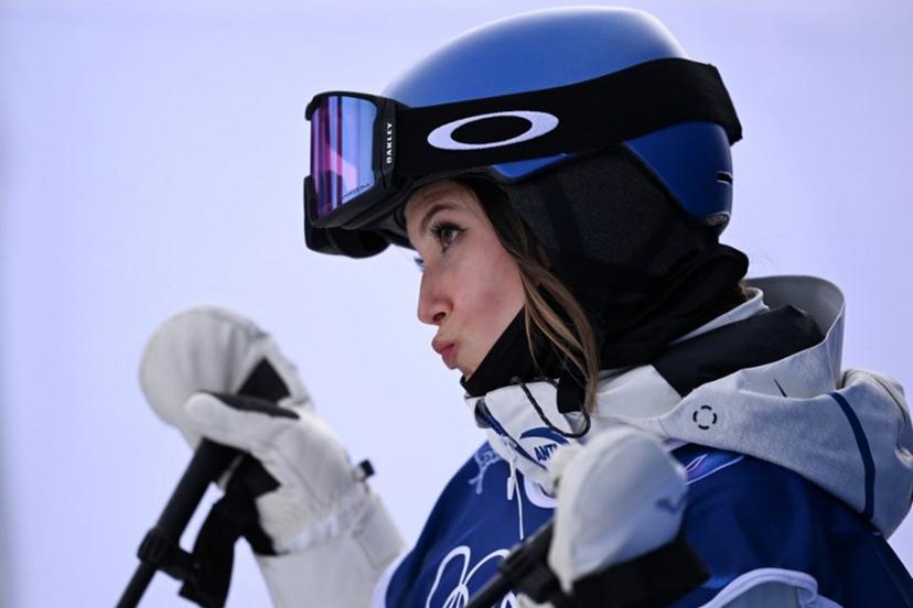 China's Gu Ailing Eileen reacts after competing in the freestyle skiing women's freeski slopestyle final run 2 during the Milano Cortina 2026 Winter Olympic Games at Livigno Snow Park-Slopestyle, in Livigno (Valtellina), on February 9, 2026.  Kirill KUDRYAVTSEV / AFP