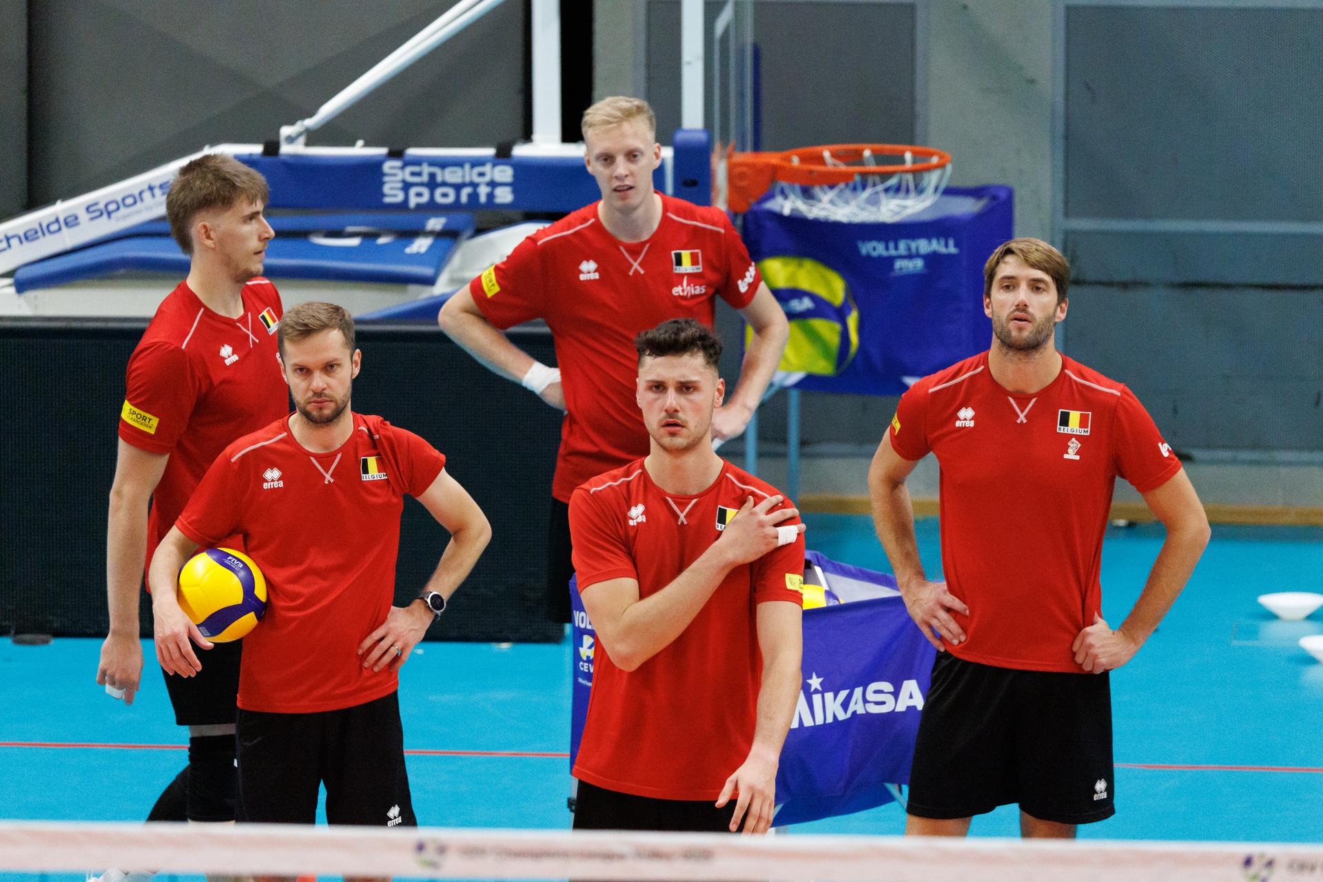 Belgium's players pictured during the media day of the Red Dragons, Belgian national men's volleyball team, ahead of the World Championship, in Roeselare, on Thursday 04 September 2025. The FIVB 2025 Volleyball World Championship take place from 12 to 28 September in the Philippines. BELGA PHOTO KURT DESPLENTER