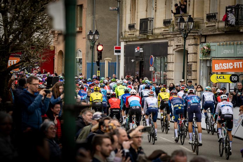 illustration pictured of the peloton taken during the first stage of 83th edition of the Paris-Nice cycling race, from and to Le Perray-en-Yvelines (156,5km), Sunday 09 March 2025. BELGA PHOTO DAVID PINTENS