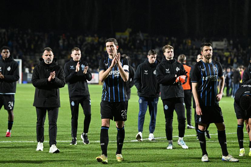 Club's players look dejected after losing a soccer match between Royale Union Saint-Gilloise and Club Brugge, Sunday 01 February 2026 in Brussels, on day 23 of the 2025-2026 'Jupiler Pro League' first division of the Belgian championship. BELGA PHOTO JILL DELSAUX
