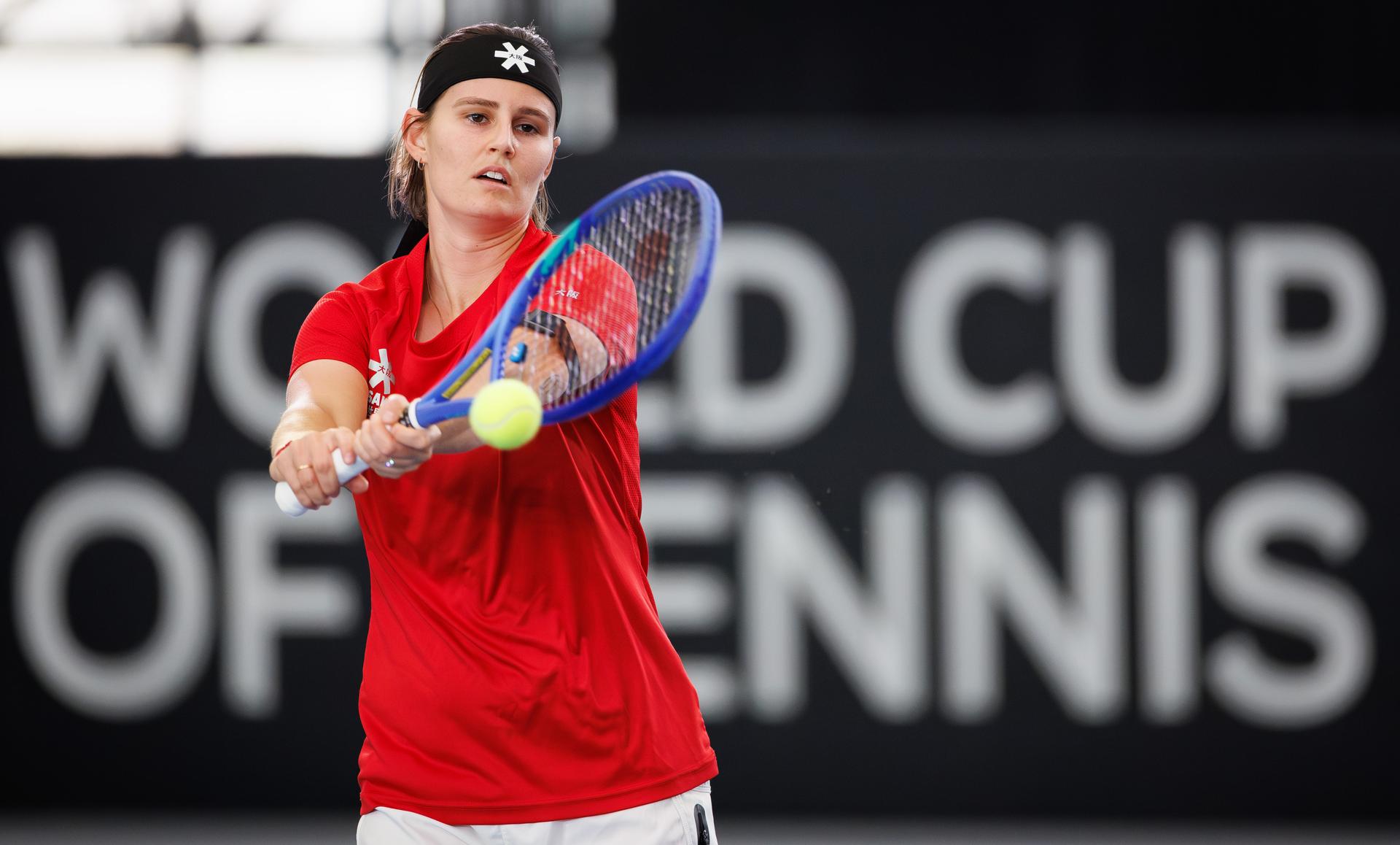 Belgian Greet Minnen pictured in action during a training session of the Belgian tennis players competing in the upcoming Billie Jean King Cup Play-offs, on Friday 14 November 2025 in Ismaning, Germany. This weekend Belgium will meet Germany and Turkey. PHOTO BENOIT DOPPAGNE