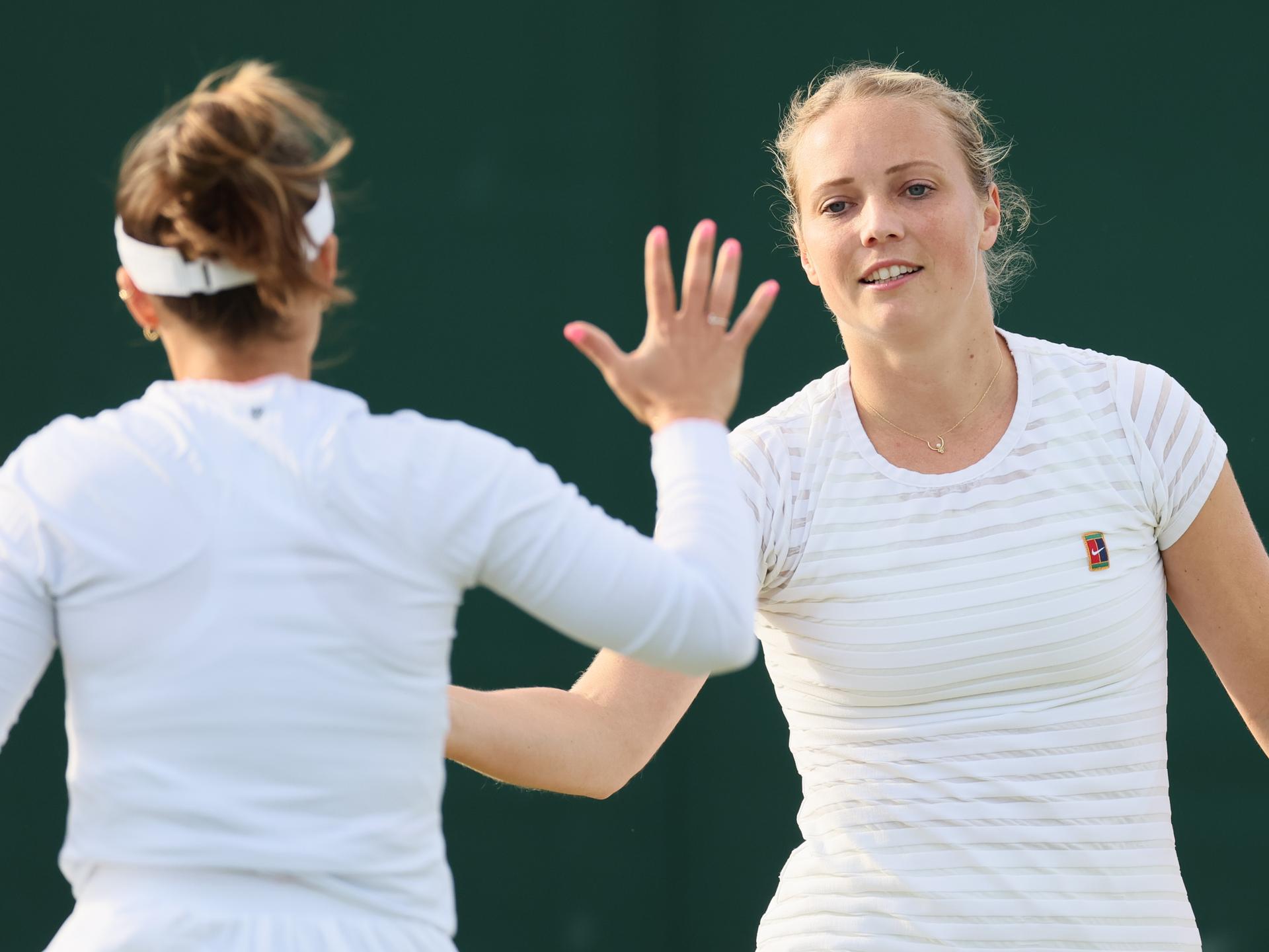 Belgian Kimberley Zimmermann pictured during a doubles tennis match with Czech pair Kolodziejova - Siskova versus US-Belgian pair Davis - Zimmermann, in round 1 of the women's doubles of the 2024 Wimbledon grand slam tournament at the All England Tennis Club, in south-west London, Britain, Thursday 04 July 2024. BELGA PHOTO BENOIT DOPPAGNE