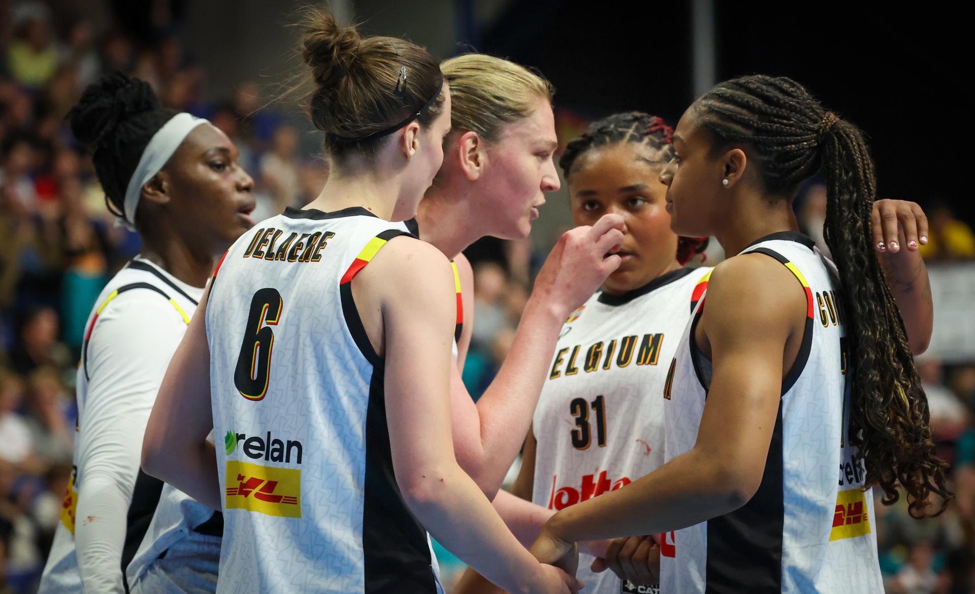 Belgium's Emma Meesseman with teammates pictured during a friendly basket game between Belgium's national team Belgian Cats and Italy, in Jemappes, on Friday 23 May 2025. BELGA PHOTO VIRGINIE LEFOUR