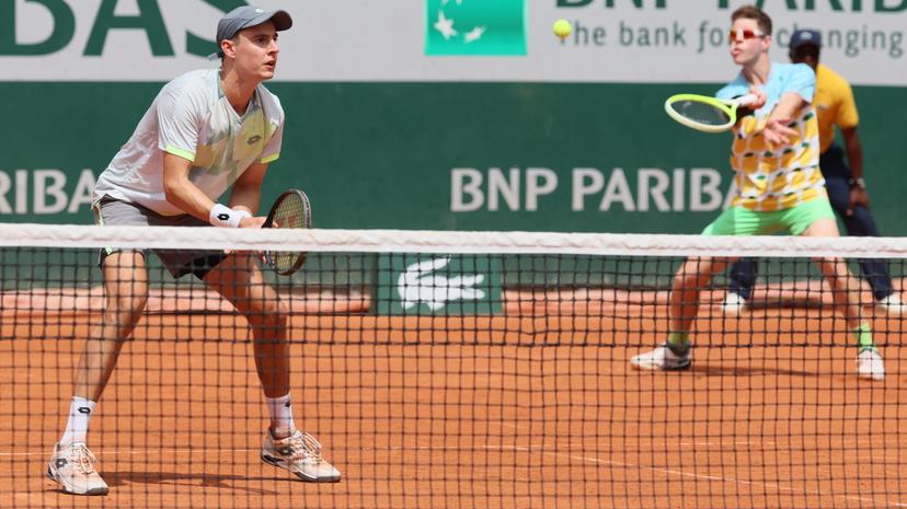 Belgian Joran Vliegen pictured during a doubles tennis match between Belgian-Uruguayan pair Vliegen - Behar and Monegasque-French pair Nys - Roger-Vasselin, in the first round of the men's doubles at the Roland Garros Grand Slam tennis tournament, Thursday 29 May 2025 in Paris, France. The 2025 edition of Roland Garros takes place from May 24th to June 8th 2025. BELGA PHOTO BENOIT DOPPAGNE
