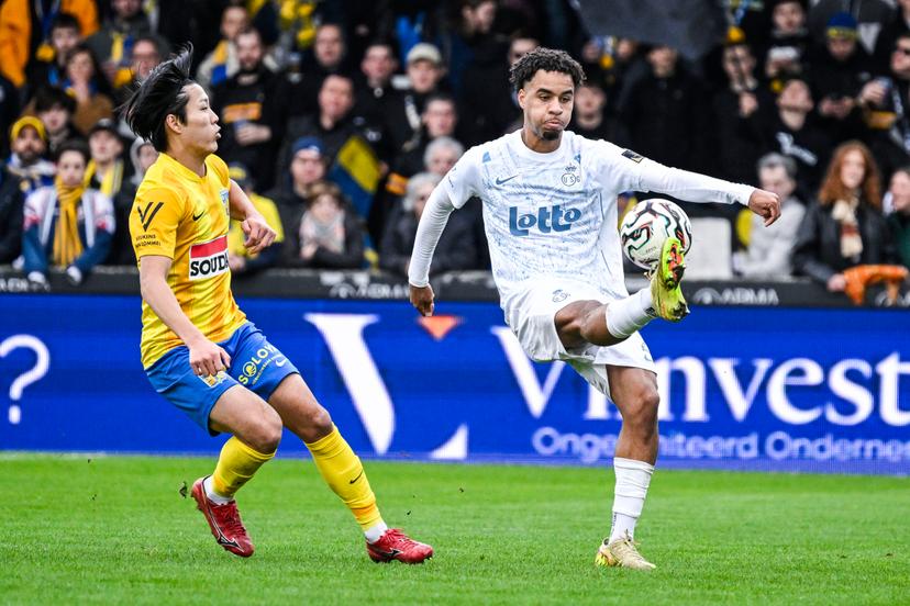 Westerlo's Isa Sakamoto and Union's Marc Giger pictured in action during a soccer match between KVC Westerlo and Royale Union Saint-Gilloise, Sunday 01 March 2026 in Westerlo, on day 27 of the 2025-2026 'Jupiler Pro League' first division of the Belgian championship. BELGA PHOTO TOM GOYVAERTS