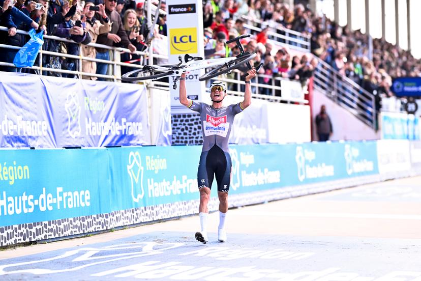 Dutch Mathieu van der Poel of Alpecin-Deceuninck wins the men elite race of the 'Paris-Roubaix' one day cycling race, 259,2 km from Compiegne to Roubaix, France, on Sunday 13 April 2025. BELGA PHOTO JASPER JACOBS