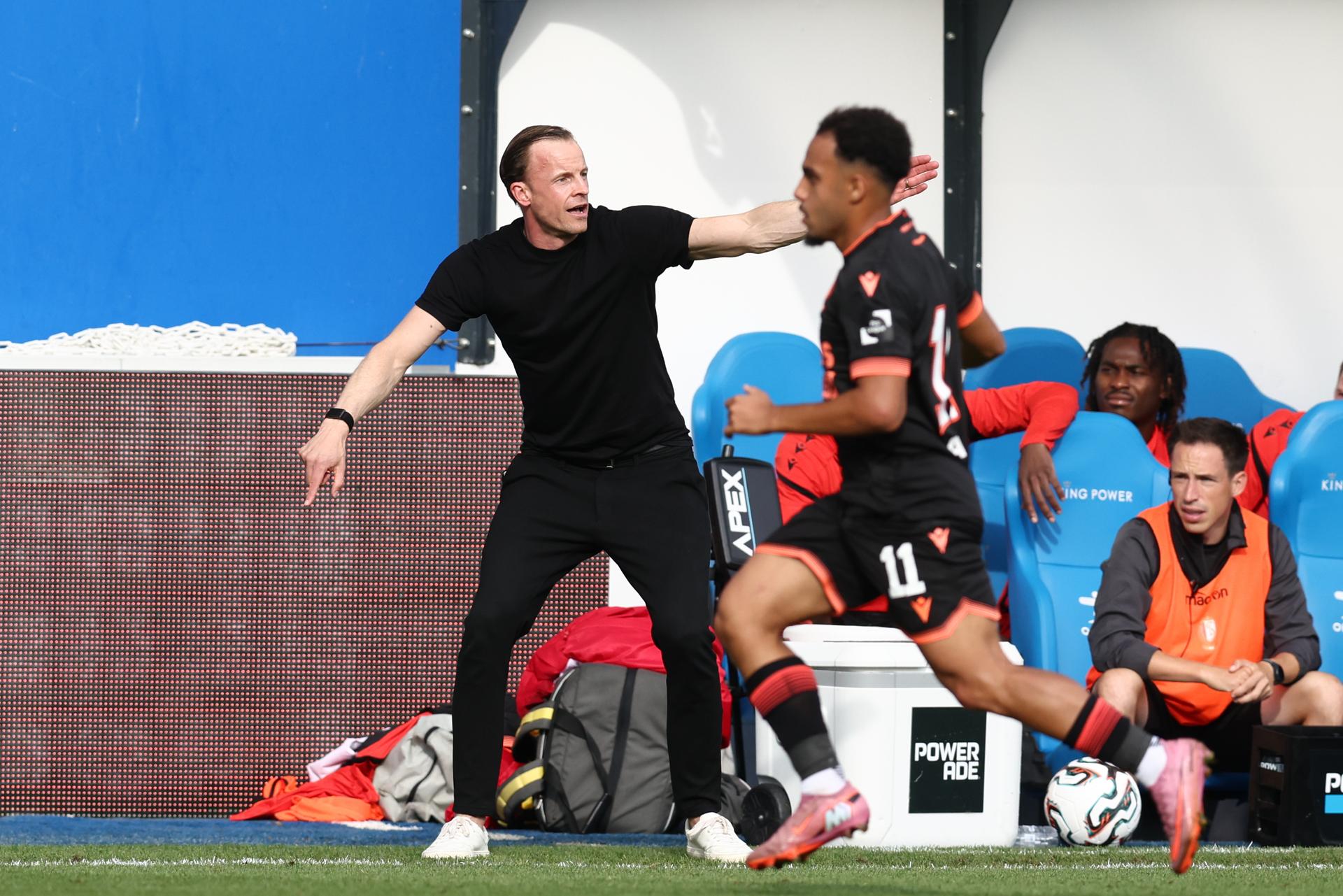 Standard's new head coach Vincent Euvrard pictured during a soccer match between Oud-Heverlee Leuven and Standard de Liege, Sunday 31 August 2025 in Heverlee, on day 6 of the 2025-2026 'Jupiler Pro League' first division of the Belgian championship. BELGA PHOTO BRUNO FAHY