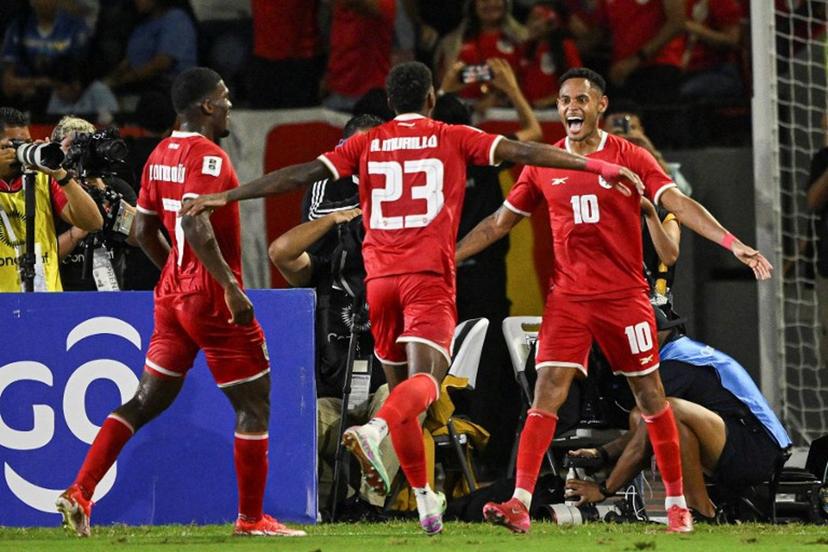 Panama's forward #10 Ismael Diaz (R) celebrates with teammates after scoring a goal during the 2026 FIFA World Cup Concacaf qualifier football match between Panama and Nicaragua at the Rommel Fernandez Gutierrez stadium in Panama City on June 10, 2025.  MARTIN BERNETTI / AFP