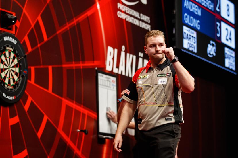 Belgian Dimitri Van den Bergh celebrates on the second day of the Belgian Darts Open, a tournament in the European Tour that takes places from September 23 until September 25 in Wieze, Saturday 24 September 2022. BELGA PHOTO JEF MATTHEE