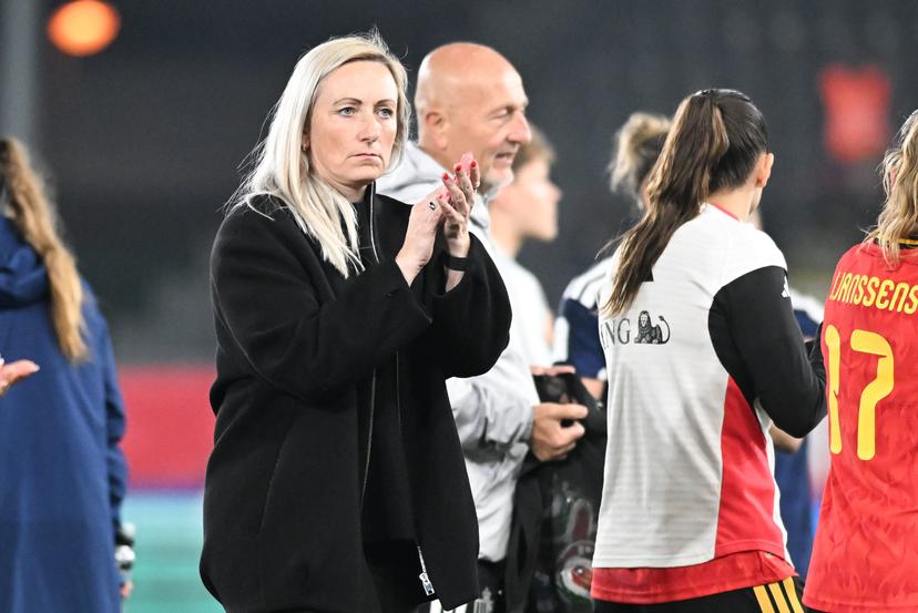 Belgium's head coach Elisabet Gunnarsdottir greets the public after a soccer game between Belgium's national women's team the Red Flames and Scotland, on Saturday 18 April 2026 in Leuven, in the fourth of six games of the qualifiers for the 2027 FIFA Women's World Cup. BELGA PHOTO JILL DELSAUX