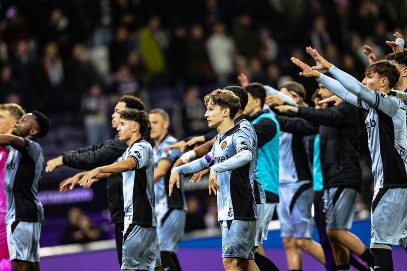 Anderlecht's players celebrate after winning a soccer game between RSC Anderlecht and KVK Ninove (N1) in the 1/16th final of the Croky Cup Belgian cup, Tuesday 28 October 2025 in Brussels. BELGA PHOTO BRUNO FAHY