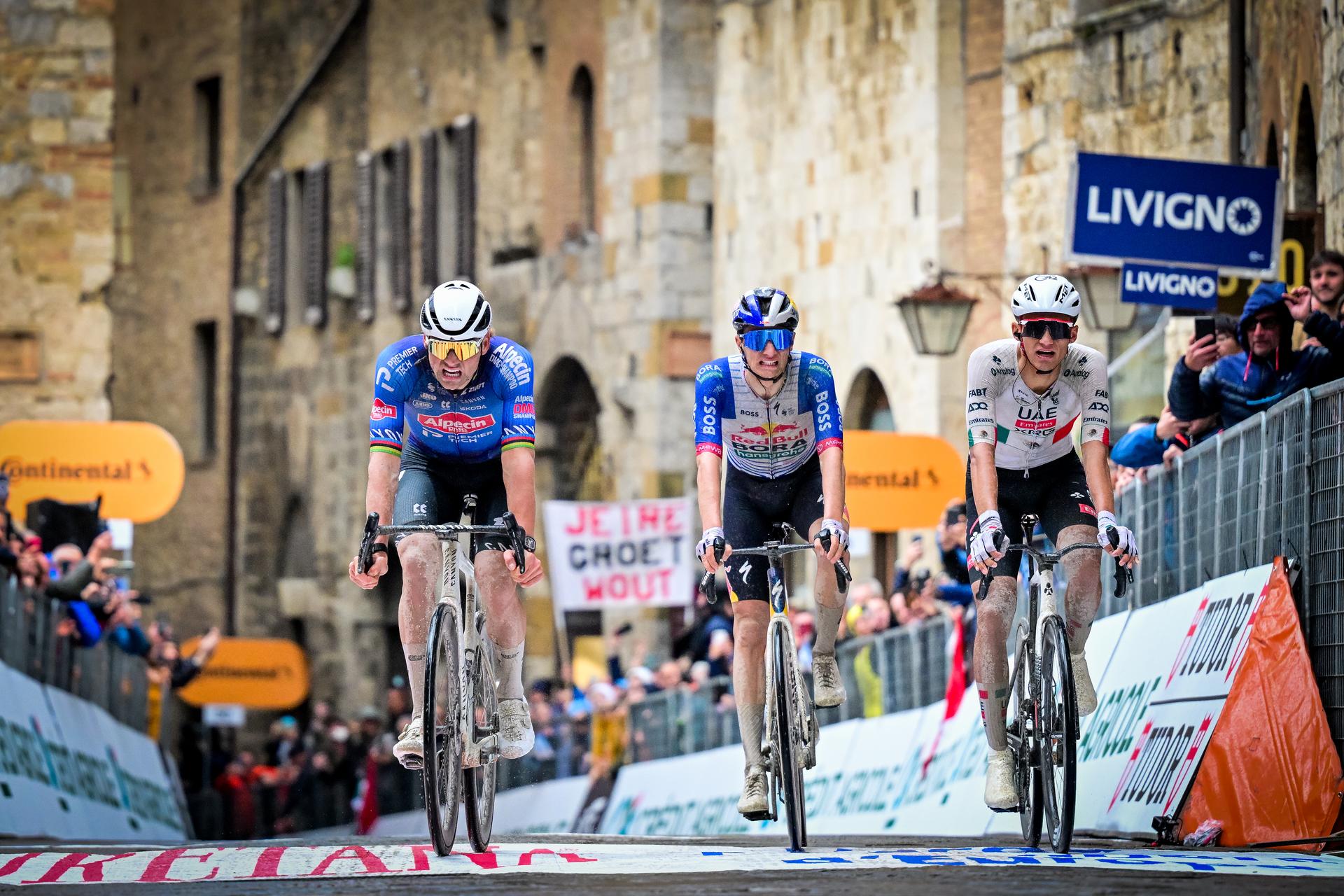 Dutch Mathieu van der Poel of Alpecin-Premier Tech, Italian Giulio Pellizzari of Red Bull-BORA-hansgrohe and Mexican Isaac Del Toro of UAE Team Emirates-XRG sprint to the finish of the second stage of the Tirreno-Adriatico cycling race, from Camaiore to San Gimignano (206 km), Italy, Tuesday 10 March 2026. BELGA PHOTO DIRK WAEM