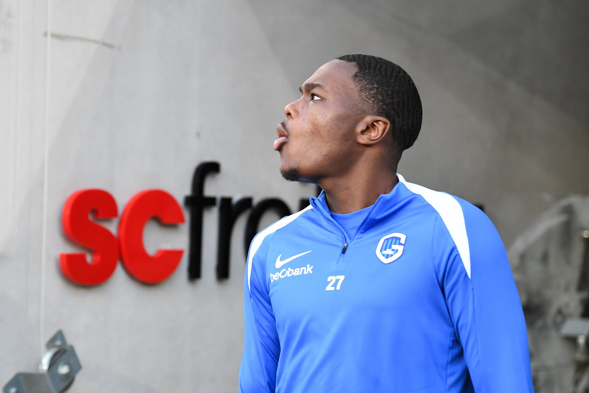 Genk's Ken Nkuba pictured during a training session of Belgian soccer team KRC Genk in Freiburg im Breisgau, Germany on Wednesday 18 March 2026. The team is preparing for tomorrow's match against German Sport-Club Freiburg, the return leg of the 1/16 Finals of the UEFA Europa League tournament. Genk won the first leg 1-0. BELGA PHOTO JILL DELSAUX