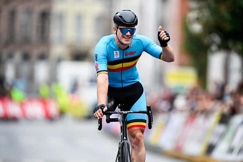 Belgium Ewoud Vromant (MC2) celebrates as he crosses the finish line at the UCI Para-cycling Road World Championships, Sunday 31 August 2025, in Ronse. The UCI Para-Cycling Road World Championships take place from 28 to 31 Augustus in Ronse. BELGA PHOTO JASPER JACOBS