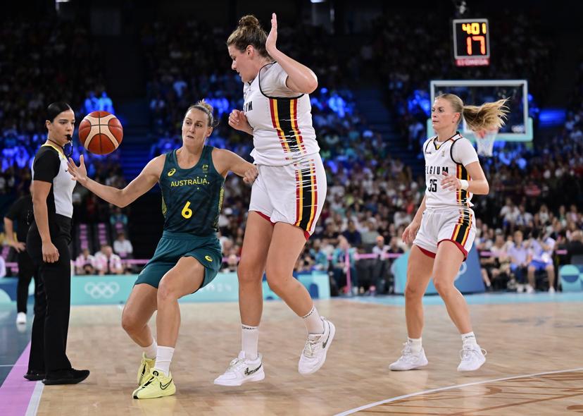 Australia's Stephanie Talbot, Belgium's Kyara Linskens and Belgium's Julie Vanloo pictured during a basketball game between Australia and Belgian national team the Belgian Cats, the bronze medal game of the women's tournament at the Paris 2024 Olympic Games, on Sunday 11 August 2024 in Paris, France. The Games of the XXXIII Olympiad are taking place in Paris from 26 July to 11 August. The Belgian delegation counts 165 athletes competing in 21 sports. BELGA PHOTO DIRK WAEM