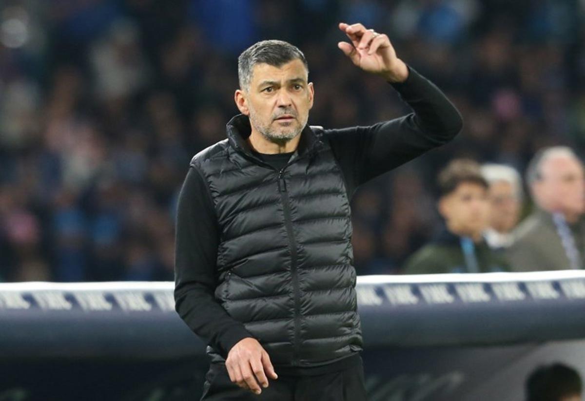 AC Milan Portuguese head coach Sergio Conceicao reacts from the sidelines during the Italian Serie A football match between Napoli and AC Milan at the Stadio Diego Armando Maradona in Naples, on March 30, 2025.  CARLO HERMANN / AFP
