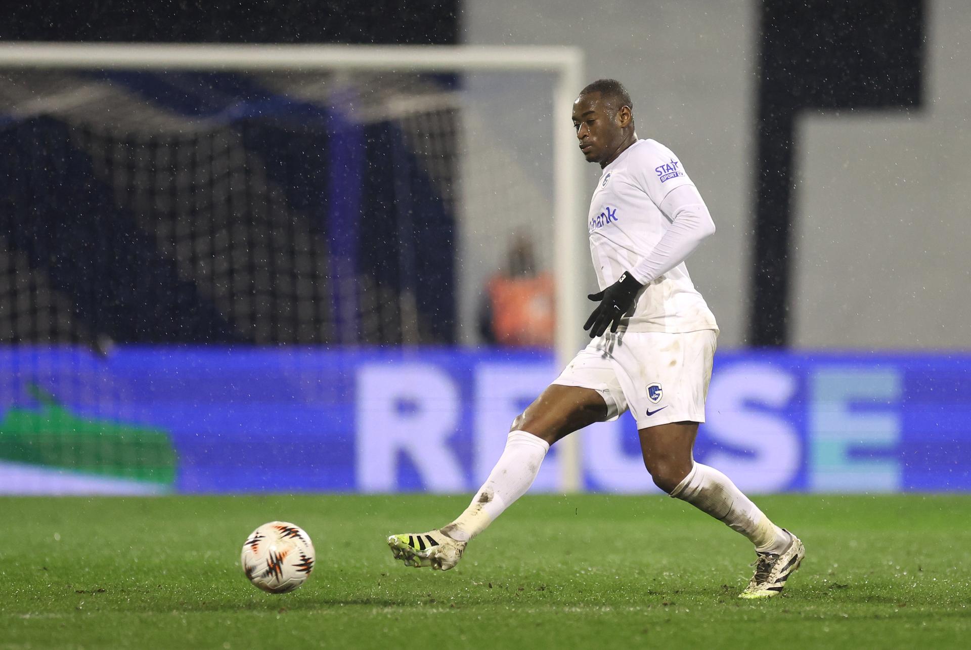 Genk's Mujaid Sadick pictured in action during a soccer game between GNK Dinamo Zagreb and Belgian soccer team KRC Genk, Thursday 19 February 2026 in Zagreb, Croatia, in the play-off for the knockout phase of the UEFA Europa League tournament. BENELUX ONLY BELGA PHOTO GORAN STANZL