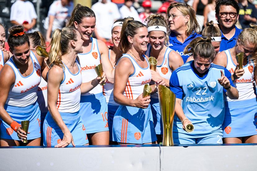 The Netherlands players celebrate with the FIH Trophy after a hockey game between Belgian national team Red Panthers and The Netherlands, match 16/16 in the group stage of the 2025 women's FIH Pro League, Sunday 29 June 2025 in Antwerp. BELGA PHOTO TOM GOYVAERTS