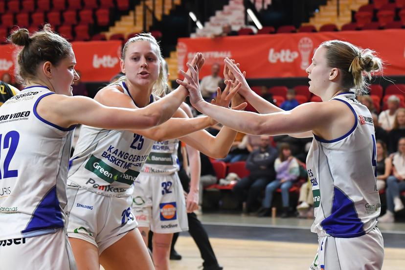 Mechelen's Heleen Nauwelaers, Mechelen's Cate Reese and Mechelen's Renee Denys pictured during a basketball match between Kangoeroes Mechelen and Castors Braine, Saturday 08 March 2025 in Oostende, the final of the women's Belgian Basketball Cup. BELGA PHOTO JILL DELSAUX
