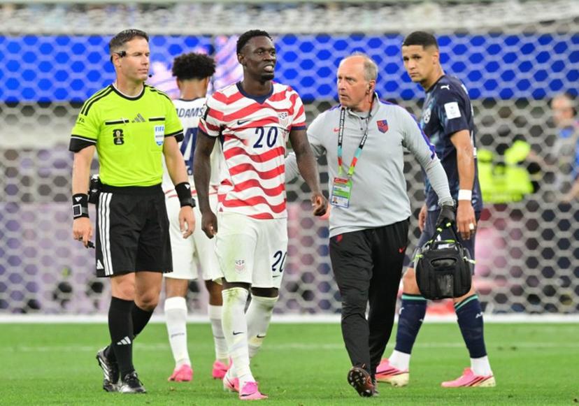 US forward #20 Folarin Balogun leaves the pitch during the 2026 World Cup Group D football match between USA and Paraguay at the Los Angeles Stadium in Inglewood on June 12, 2026.  Frederic J. BROWN / AFP
