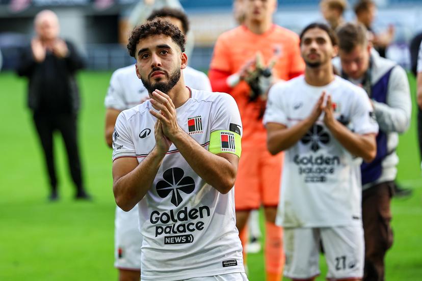 Rwdm's players greet the public after winning a soccer game between Jong KAA Gent and RWDM Brussels, Sunday 28 September 2025 in Gent, on day 8 of the 2025-2026 'Challenger Pro League' 1B second division of the Belgian championship. BELGA PHOTO DAVID PINTENS