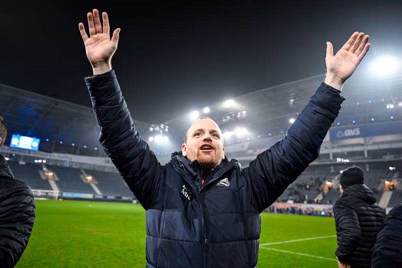 Beveren's head coach Marinus Reedijk celebrates after winning a soccer match between Jong KAA Gent and SK Beveren, Wednesday 28 January 2026 in Gent, on day 21 of the 2025-2026 'Challenger Pro League' first division of the Belgian championship. BELGA PHOTO TOM GOYVAERTS