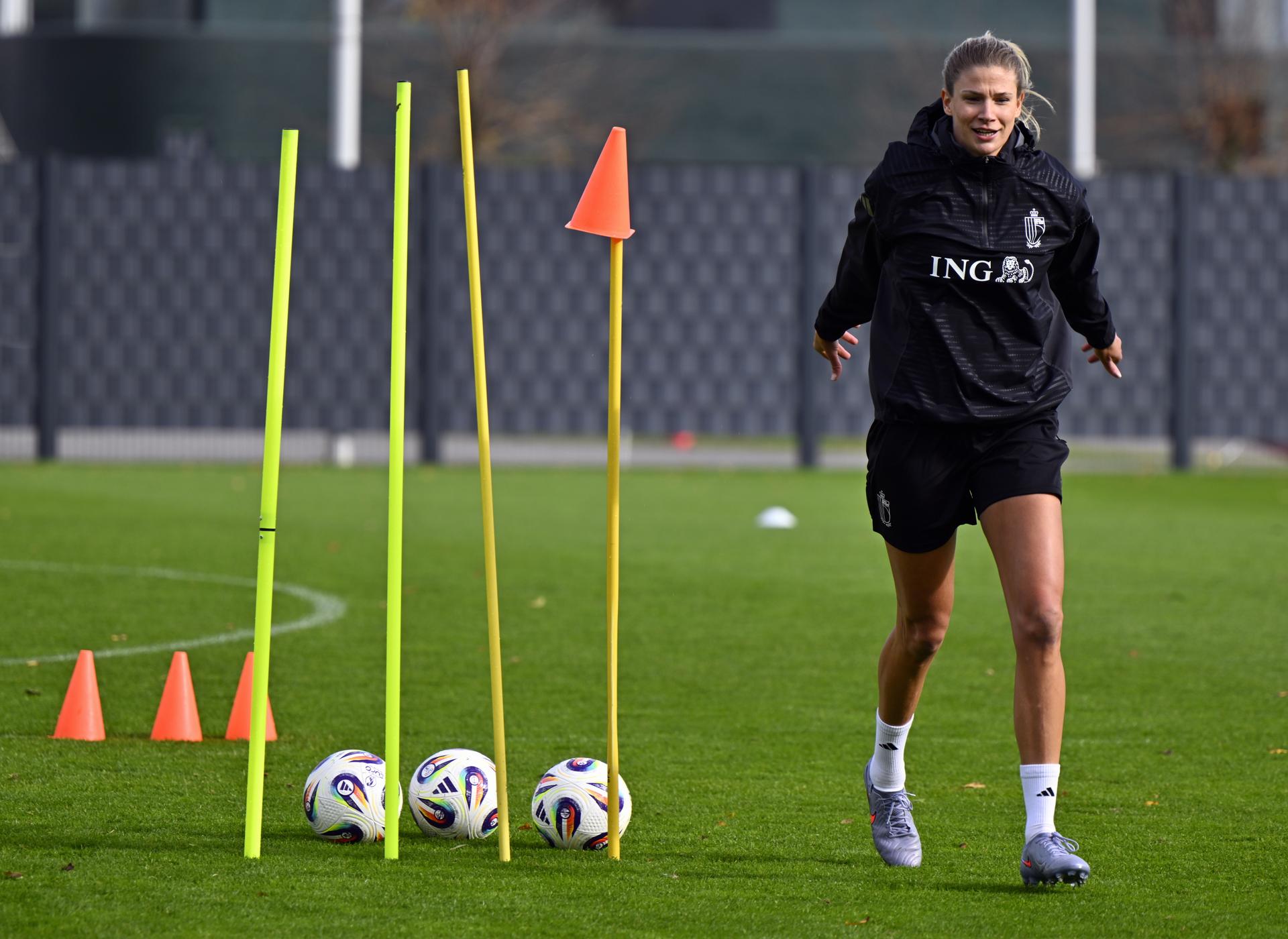 Belgium's Justine Vanhaevermaet pictured during a training session of Belgium's national women's team the Red Flames ahead of Nations League soccer games against Ireland, the return leg in the Promotion/relegation play-off, on Monday 27 October 2025 in Tubize. Flames lost 4-2 the first leg. BELGA PHOTO ERIC LALMAND
