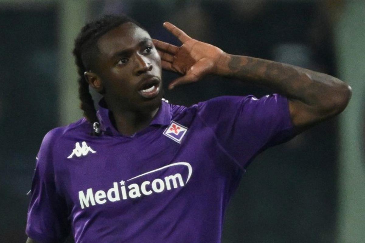 Fiorentina's Italian forward #20 Moise Kean celebrates after scoring Fiorentina's third goal during the Italian Serie A football match between ACF Fiorentina and Inter Milan at the Artemio Franchi stadium, in Florence, on February 6, 2025. Alberto PIZZOLI / AFP