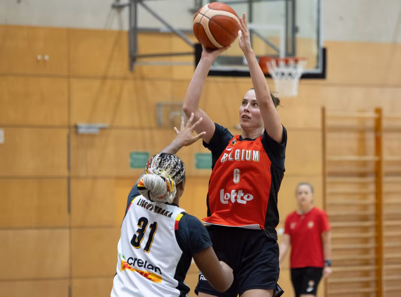 Belgium's Maxuella Lisowa Mbaka and Belgium's Antonia Delaere fight for the ball during a training session of Belgian national basketball team Belgian Cats, in Berlin, Germany on Wednesday 9 September 2026. The FIBA Women's Basketball World Cup take place in Germany from 4 to 23 September 2026. Belgium will play Germany in the quarterfinals tomorrow. BELGA PHOTO VIRGINIE LEFOUR