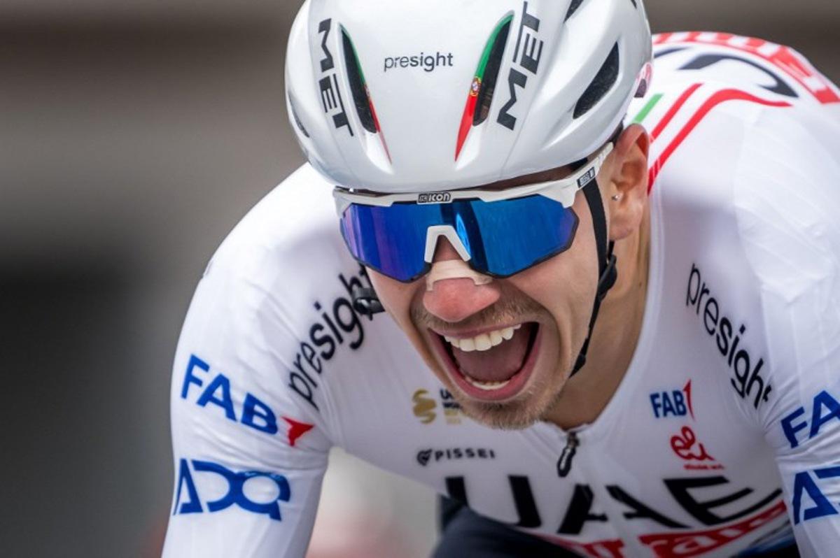 UAE Team Emirates team's Portuguese rider Ivo Oliveira cycles during the prologue of the Tour of Romandie UCI cycling World tour, a 2.28 km time trial from Payerne to Payerne, on April 23, 2024. Fabrice COFFRINI / AFP