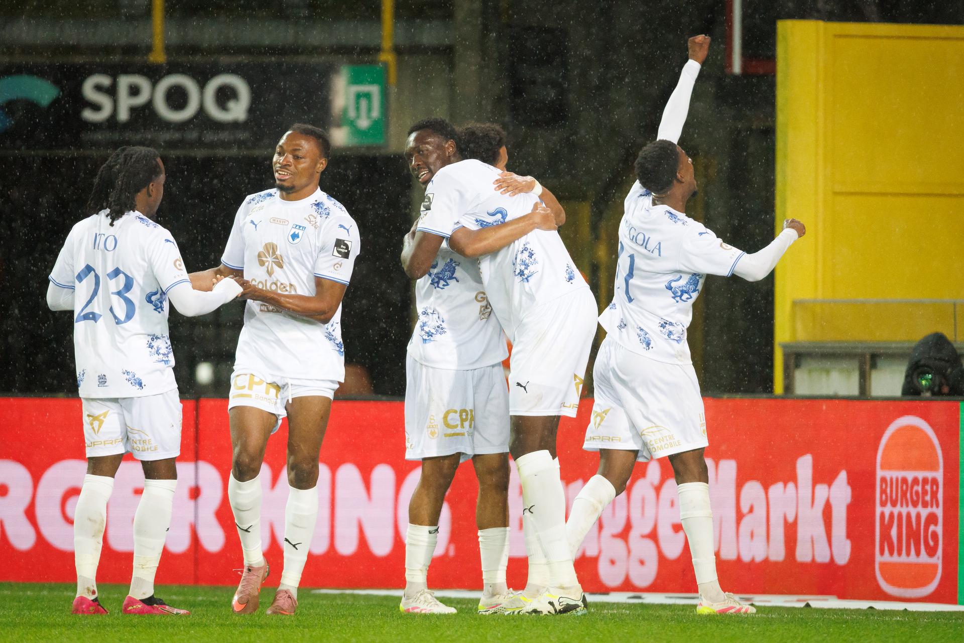 RAAL's Pape Fall celebrates after scoring during a soccer match between Cercle Brugge KSV and RAAL La Louviere, Sunday 15 March 2026 in Brugge, on day 29 of the 2025-2026 'Jupiler Pro League' first division of the Belgian championship. BELGA PHOTO KURT DESPLENTER