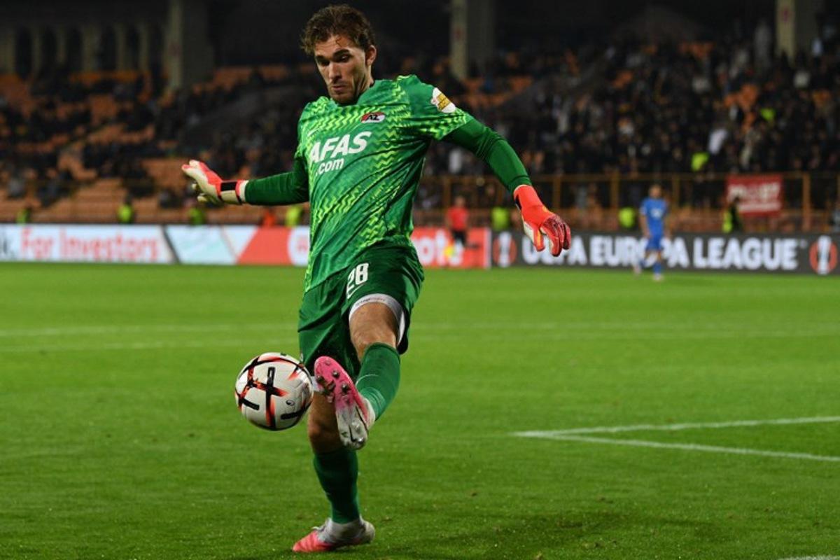AZ Alkmaar's Belgian goalkeeper #28 Jari De Busser controls the ball during the UEFA Europa League football match between Ararat-Armenia and AZ Alkmaar at the Republican Stadium named after Vazgen Sargsyan in Yerevan on October 22, 2026. KAREN MINASYAN / AFP