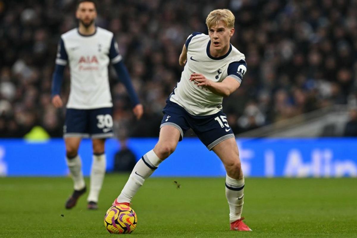 Tottenham Hotspur's Swedish midfielder #15 Lucas Bergvall looks to play a pass during the English Premier League football match between Tottenham Hotspur and Manchester United at the Tottenham Hotspur Stadium in London, on February 16, 2025. Glyn KIRK / AFP