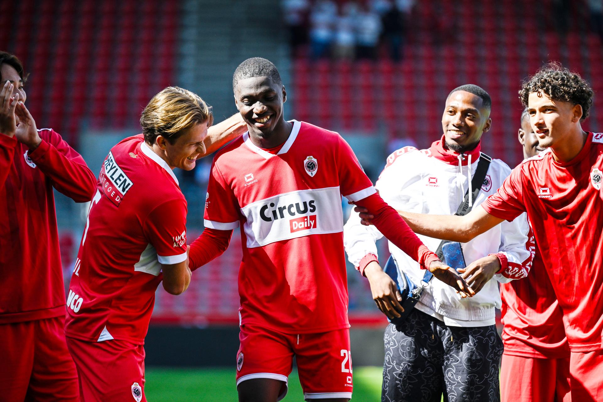 Antwerp's Daam Foulon and 20 Antwerp's Mahamadou Doumbia and Antwerp's Michel Ange Balikwisha celebrate after winning a soccer match between Royal Antwerp FC and KV Mechelen, Sunday 24 August 2025 in Antwerp, on day 5 of the 2025-2026 'Jupiler Pro League' first division of the Belgian championship. BELGA PHOTO TOM GOYVAERTS