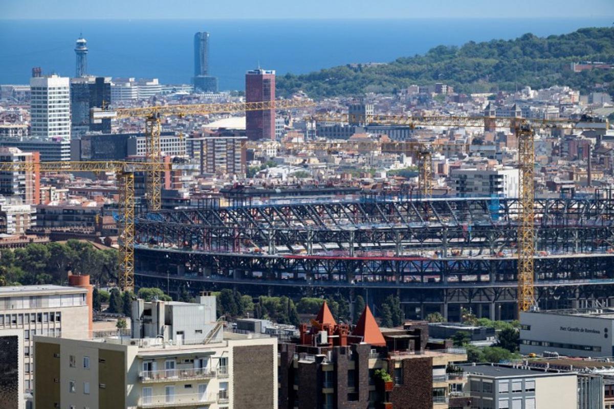 A picture taken on September 3, 2025 shows the ongoing construction of the new FC Barcelona's Camp Nou Stadium in Barcelona. Josep LAGO / AFP