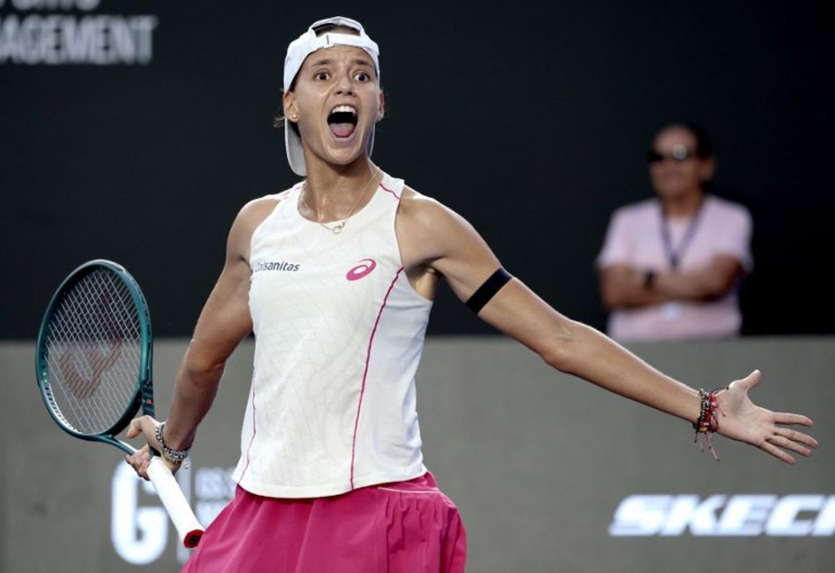 Colombian Emiliana Arango celebrates after defeating French Elsa Jacquemot during the women's singles semifinal match of the 2025 WTA Guadalajara Open in Zapopan, Mexico, on September 13, 2025. ULISES RUIZ / AFP