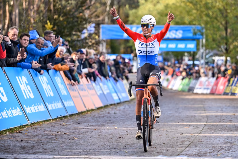 ceylin del carmen alvarado celebrates as she crosses the finishline during the women's elite race of the 'HG Cross Heerde' cyclocross cycling event, race 3/7 of the 'HG Cross' competition, on Saturday 24 October 2026 in Heerde, Netherlands. BELGA PHOTO DAVID PINTENS