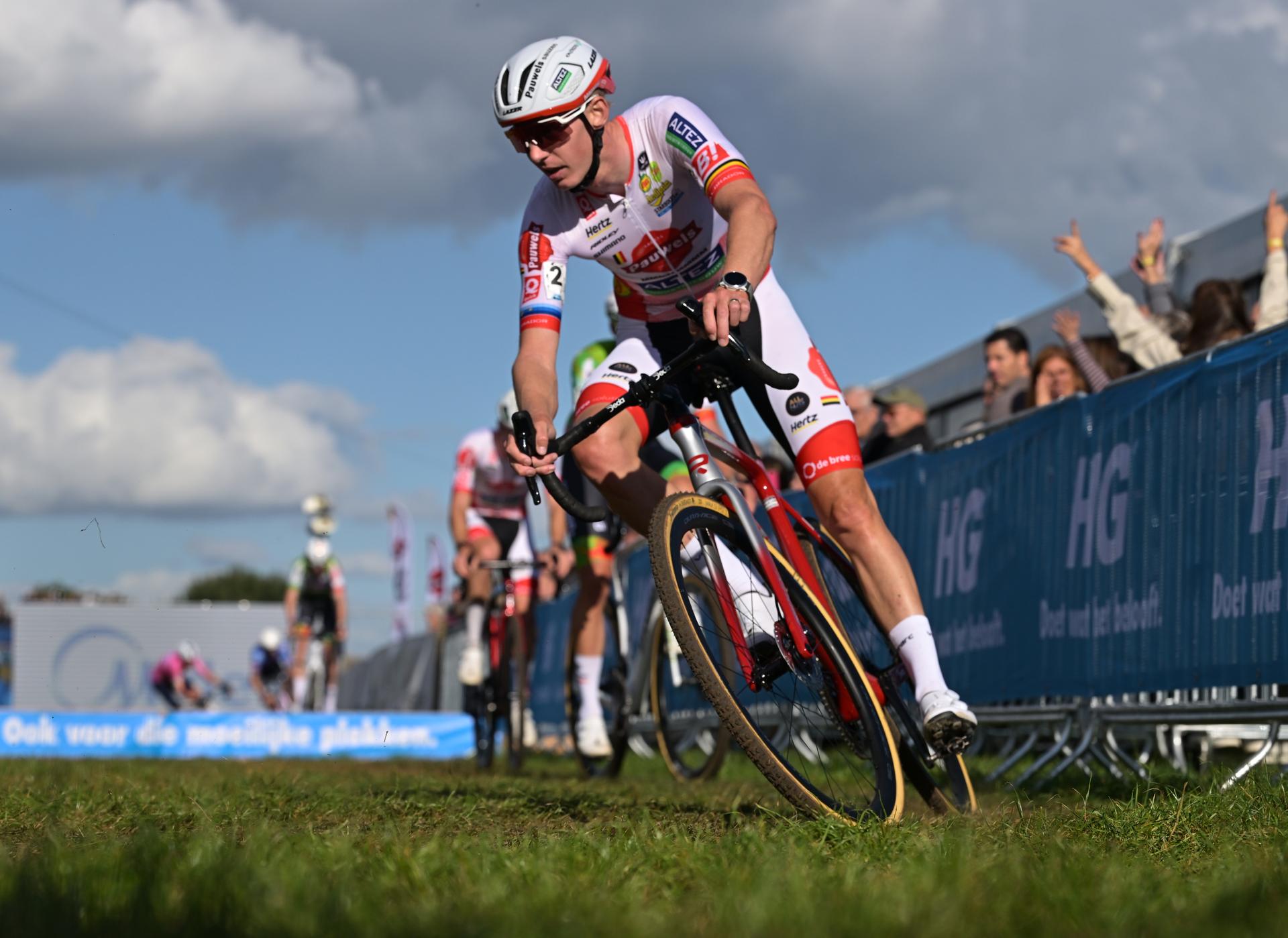 Belgium's Michael Vanthourenhout pictured in action during the men elite race of the 'Mosselcross' cyclocross cycling event, on Sunday 11 October 2026, in Dendermonde, the first race (out of 7) of the HG Cross competition. BELGA PHOTO DAVID PINTENS
