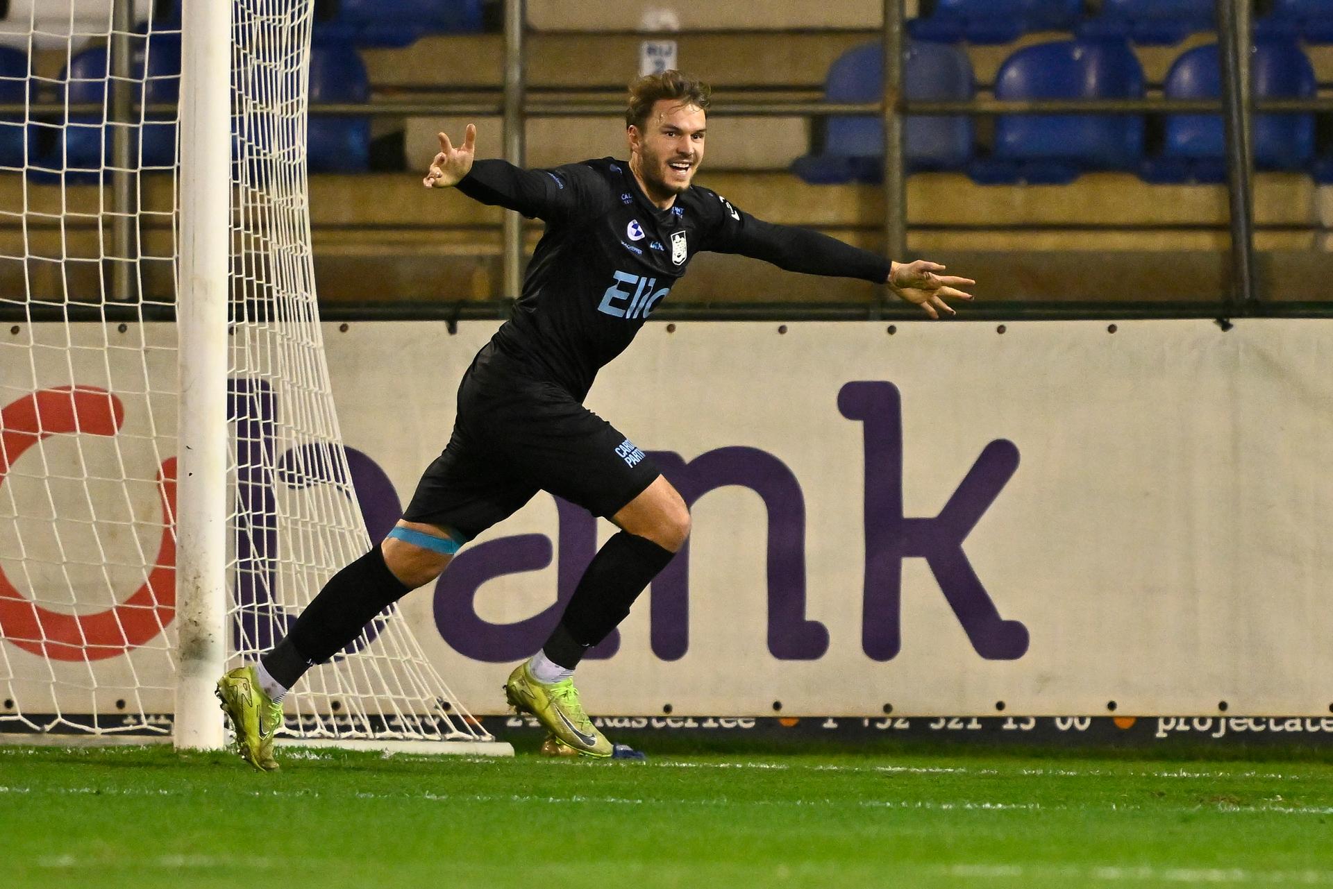 Beveren's Lennart Mertens celebrates after scoring during a soccer game between Jong Genk and SK Beveren, Wednesday 17 December 2025 in Geel, on day 18 of the 2025-2026 'Challenger Pro League' 1B second division of the Belgian championship. BELGA PHOTO JOHAN EYCKENS